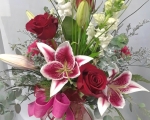 9. Stargazer Lily vase with roses